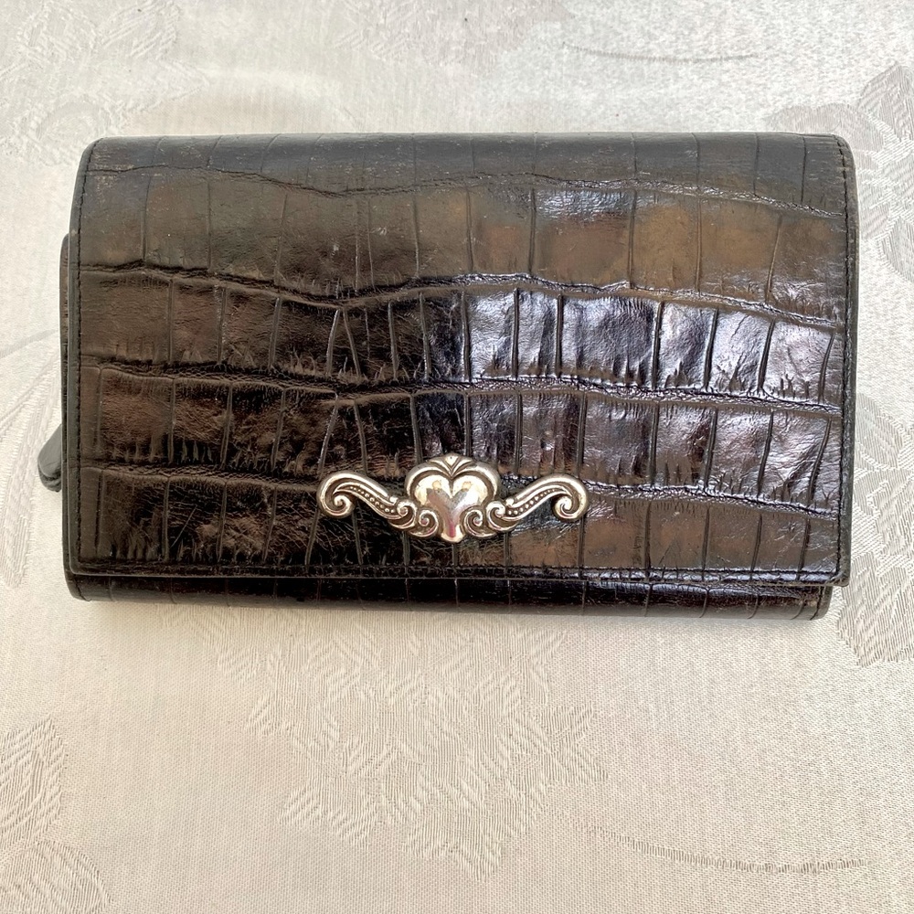 Vintage Brighton black alligator skin wallet in great preowned condition